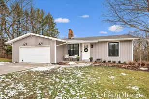 6771 Juneview Ct NE, Rockford, MI 49341 - Photo 3