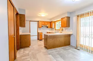 34508 Marina Ct, Westland, MI 48185 - Photo 13