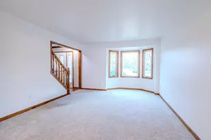 34508 Marina Ct, Westland, MI 48185 - Photo 9