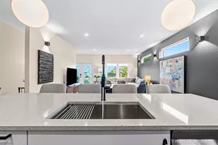 593 W Webster Ave, Muskegon, MI 49440 - Photo 15