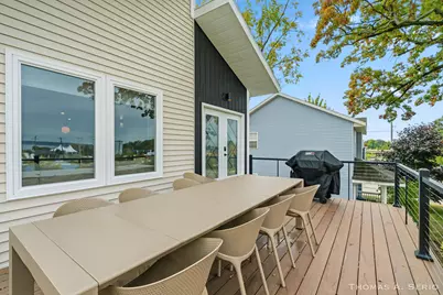 593 W Webster Avenue, Muskegon, MI 49440 - Photo 27