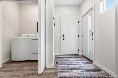 593 W Webster Avenue, Muskegon, MI 49440 - Photo 43