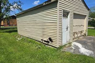 323 Ferry Ave, Pontiac, MI 48341 - Photo 19