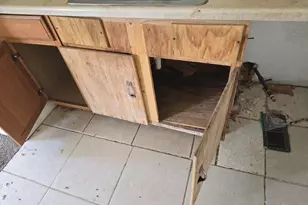 323 Ferry Ave, Pontiac, MI 48341 - Photo 7