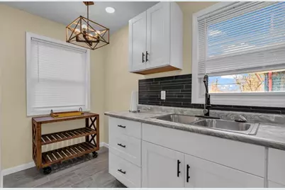 10320 Crocuslawn Street, Detroit, MI 48204 - Photo 7