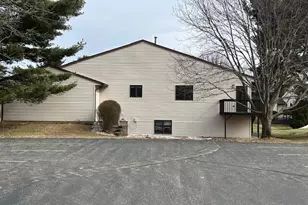 2700 Stonegate Dr SW, Wyoming, MI 49519 - Photo 3