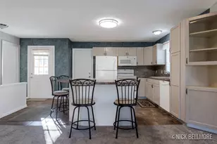 2890 Parkside Dr, Jenison, MI 49428 - Photo 9