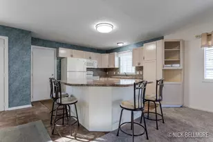 2890 Parkside Dr, Jenison, MI 49428 - Photo 7