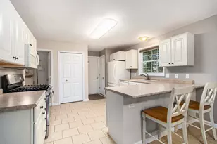 32282 Pinedale Ln, Gobles, MI 49055 - Photo 9