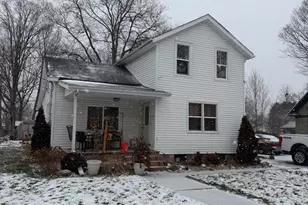 108 N Lincoln Ave, Three Rivers, MI 49093 - Photo 1