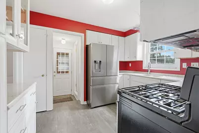 1817 Manchester Boulevard, Grosse Pointe Woods, MI 48236 - Photo 11