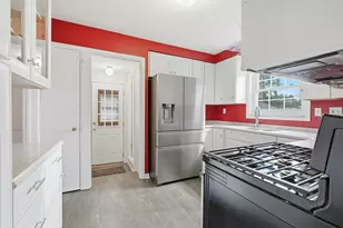 1817 Manchester Blvd, Grosse Pointe Woods, MI 48236 - Photo 11