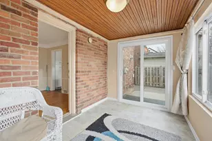 1817 Manchester Blvd, Grosse Pointe Woods, MI 48236 - Photo 15