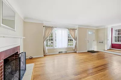 1817 Manchester Boulevard, Grosse Pointe Woods, MI 48236 - Photo 9