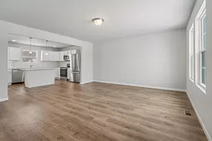 48605 Silver Oaks Blvd, Mattawan, MI 49071 - Photo 5