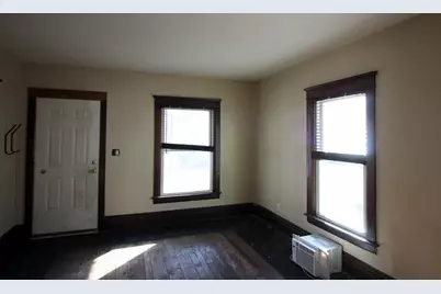 63 N Wabash Avenue N, Battle Creek, MI 49017 - Photo 3