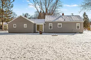 56 Brown Dr, Battle Creek, MI 49037 - Photo 3