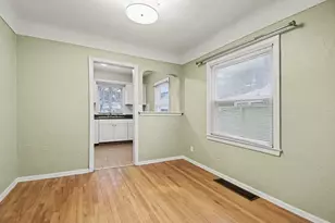 936 Mayhew Wood Dr SE, Grand Rapids, MI 49507 - Photo 13