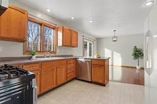 8719 Chadwick Ln, Kalamazoo, MI 49009 - Photo 7