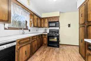 1619 Sentinal St SW, Wyoming, MI 49519 - Photo 5