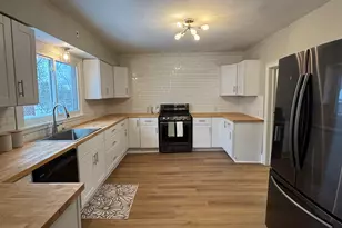 32 W Main Ave, Zeeland, MI 49464 - Photo 13