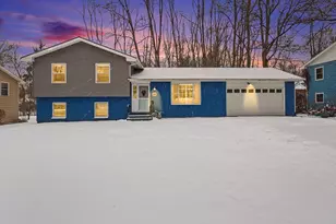 604 Country Club Blvd, Battle Creek, MI 49015 - Photo 1