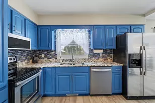 604 Country Club Blvd, Battle Creek, MI 49015 - Photo 11