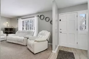 604 Country Club Blvd, Battle Creek, MI 49015 - Photo 3