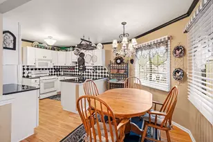 306 Pineknoll Ct, Brighton, MI 48116 - Photo 11