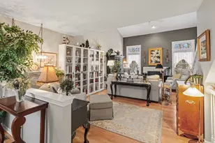 306 Pineknoll Ct, Brighton, MI 48116 - Photo 3