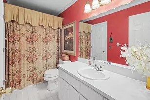 306 Pineknoll Ct, Brighton, MI 48116 - Photo 15