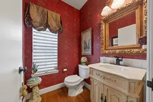 38347 Churchill Ln, Farmington Hills, MI 48331 - Photo 11