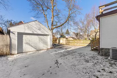 137 Auburn Avenue SE, Grand Rapids, MI 49506 - Photo 35