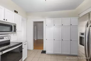 137 Auburn Ave SE, Grand Rapids, MI 49506 - Photo 19