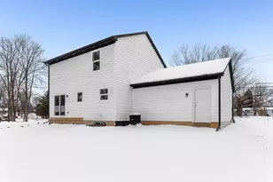 1104 Tecumseh Ave, Waterford, MI 48327 - Photo 7