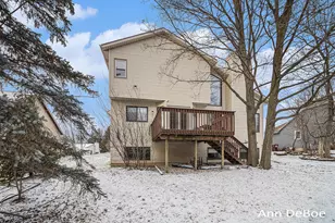 2136 Stowevalley Dr SE, Grand Rapids, MI 49508 - Photo 27