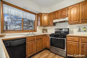 2136 Stowevalley Dr SE, Grand Rapids, MI 49508 - Photo 11