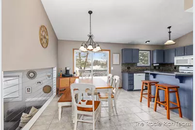 831 Scott Woods Drive NE, Comstock Park, MI 49321 - Photo 7