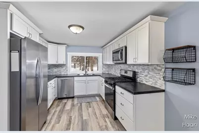 1724 Harding Street NW, Grand Rapids, MI 49544 - Photo 3