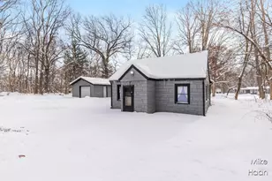 1724 Harding St NW, Grand Rapids, MI 49544 - Photo 3