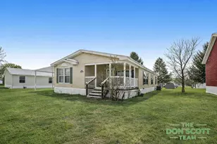 13749 Bluebell Ln, Cedar Springs, MI 49319 - Photo 3