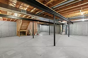 462 Woodhaven Dr, Commerce Township, MI 48390 - Photo 27