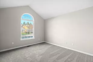 462 Woodhaven Dr, Commerce Township, MI 48390 - Photo 17