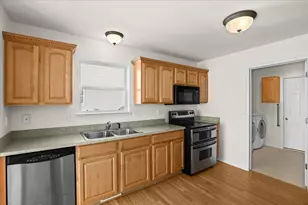 462 Woodhaven Dr, Commerce Township, MI 48390 - Photo 15