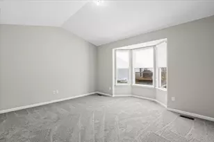 462 Woodhaven Dr, Commerce Township, MI 48390 - Photo 21