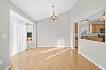 462 Woodhaven Drive, Commerce Township, MI 48390 - Photo 9