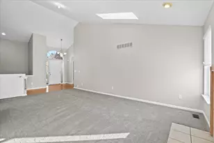 462 Woodhaven Dr, Commerce Township, MI 48390 - Photo 7