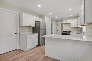 283 E Walton Ave, Muskegon, MI 49442 - Photo 11