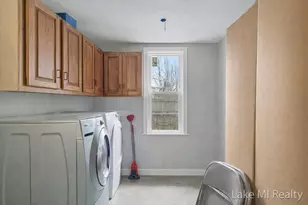 1053 3rd St NW, Grand Rapids, MI 49504 - Photo 23