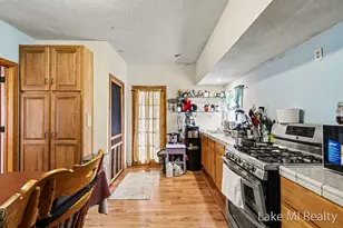 1053 3rd St NW, Grand Rapids, MI 49504 - Photo 9